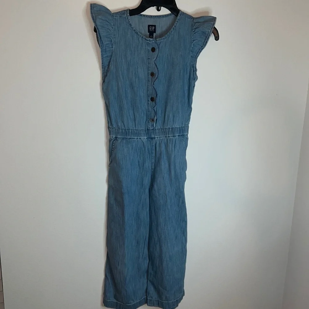 GAP girls jumpsuit Sz‎ M 8-9 chambray / denim buttoned up sleeveless ankle crop